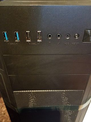 VERSUS TORRE gamínG 5 ventiladores RGB