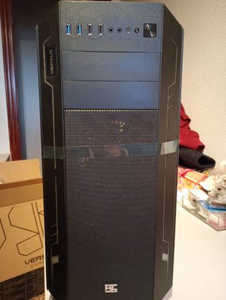 VERSUS TORRE gamínG 5 ventiladores RGB