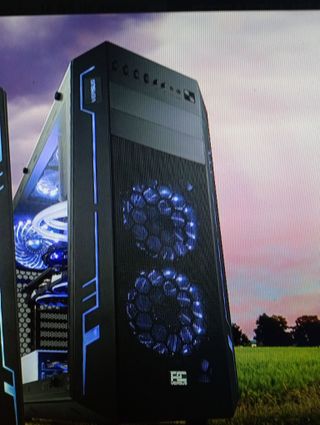 VERSUS TORRE gamínG 5 ventiladores RGB