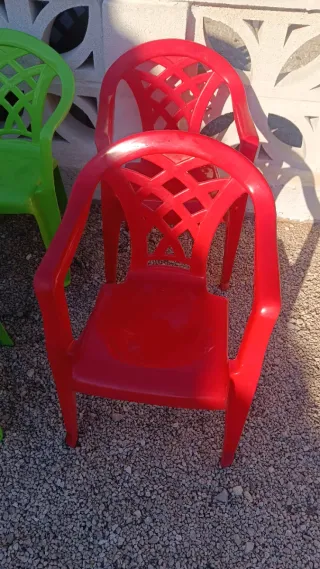Pack 6 Sillas infantiles plástico, como nuevas