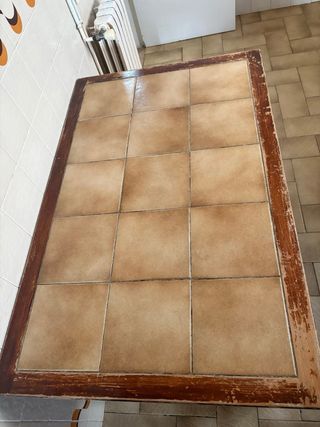 Mesa de madera y mármol