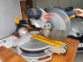 Ingletadora Telescópica RYOBI