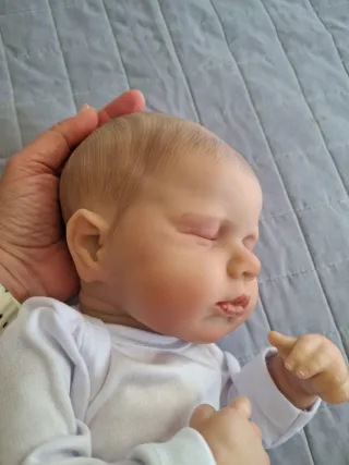 Muñeco REBORN bebé hiperrealista