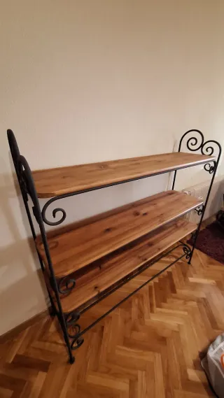 Scaffale in ferro battuto e legno