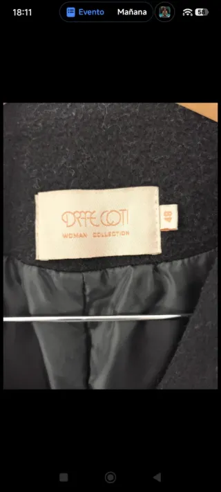 Abrigo clásico mujer negro.