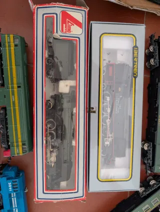 Lote maquinas y vagones ibertren