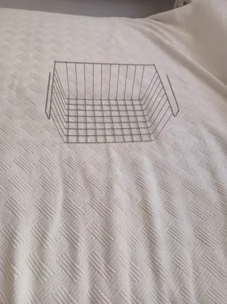 Cesta organizadora colgante de metal