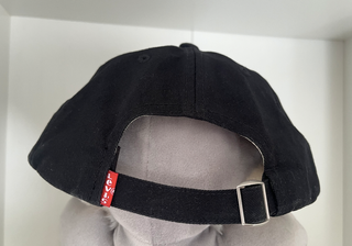 Gorra Levi’s negra ajustable hombre