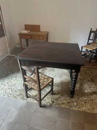 Mesa antigua de madera