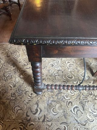 Mesa antigua de madera