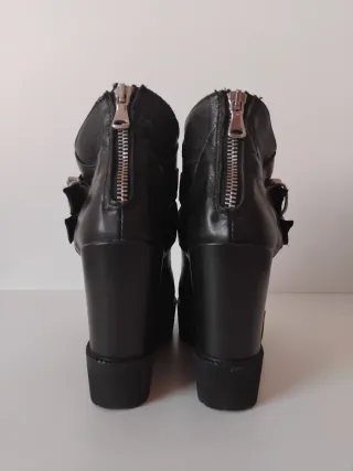 Stivaletti Corey Allen pelle nera con zeppa