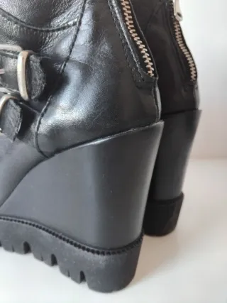 Stivaletti Corey Allen pelle nera con zeppa