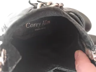 Stivaletti Corey Allen pelle nera con zeppa