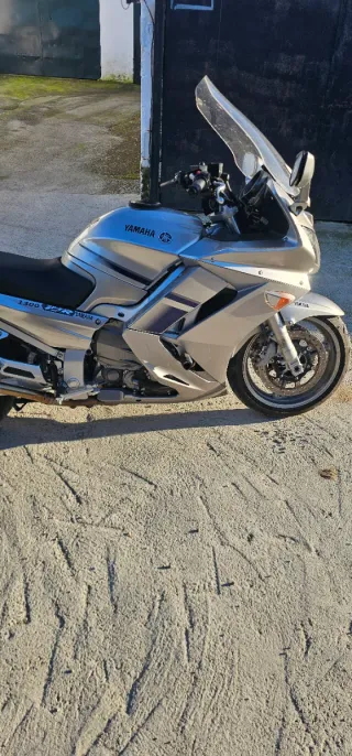 Yamaha FJR 1300 Plata