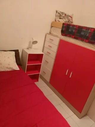 Mueble juvenil: armario y cajonera