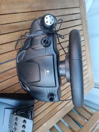 Volante y Pedales Logitech PS3