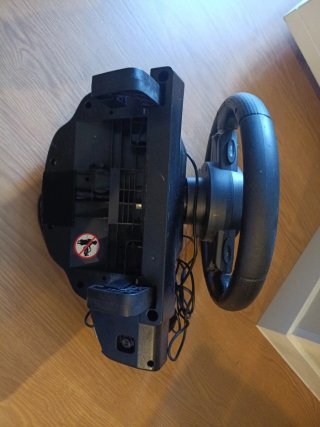 Volante y Pedales Logitech PS3