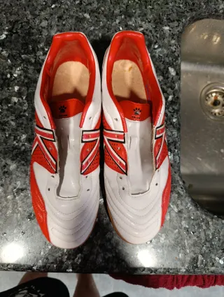 Zapatillas Kelme Futsal Rojas y Blancas