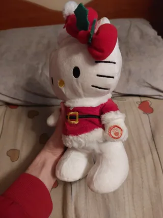 Hello Kitty Natalizia, Peluche elettronico
