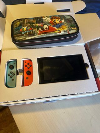 Nintendo Switch como nueva + funda