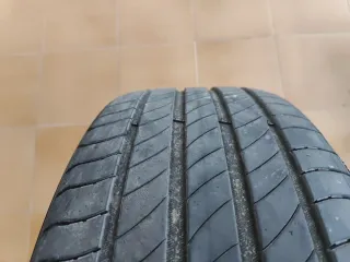 1Neumático Michelin primacy 4 235/50 R19