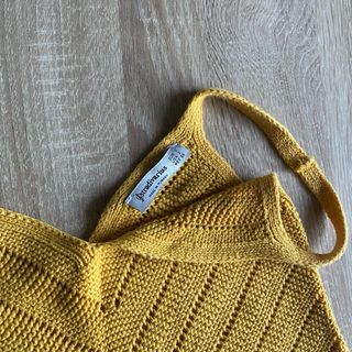 Top amarillo Stradivarius