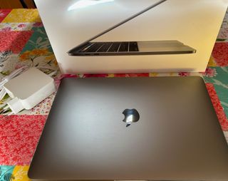 MacBook Pro 2017 8GB 512GB Gris Espacial