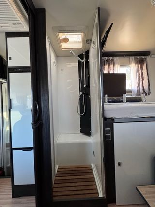 Autocaravana Benimar Mileo 263 con muchos extras