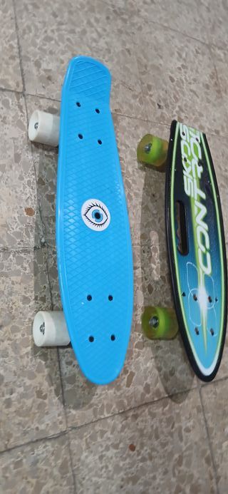 2 Monopatines (Skateboards)