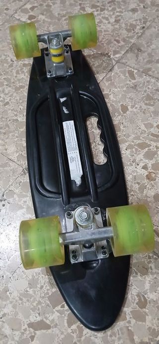 2 Monopatines (Skateboards)