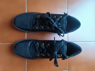 Botines negros piel con cremallera y cordones