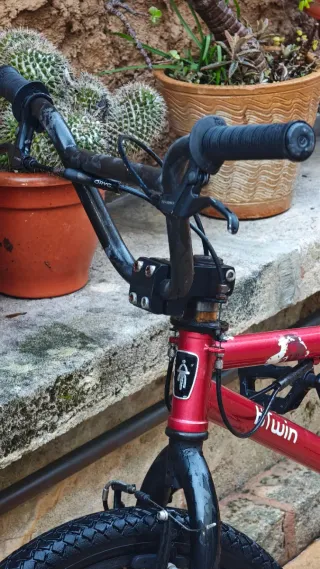 Oferta ! B'twin XUP+ 20" roja