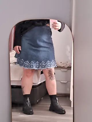 Falda Jean Mini con Bordado