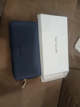 Portafoglio donna Guy Laroche blu scuro nuovo