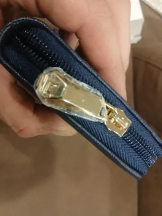 Portafoglio donna Guy Laroche blu scuro nuovo