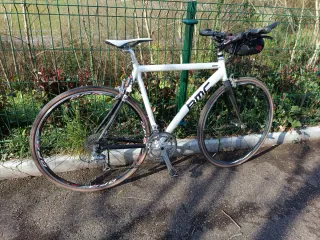 Bicicleta de carretera manillar plano