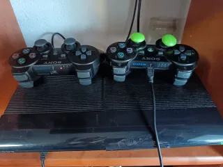 Playstation 3 SuperSlim500 y juegos