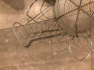 Huevera de metal plateada convertible