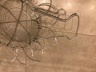 Huevera de metal plateada convertible