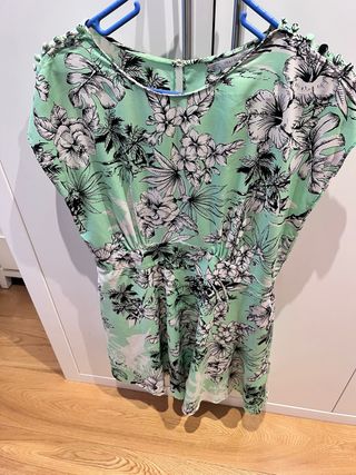 Vestido corto estampado floral Zara