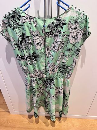 Vestido corto estampado floral Zara