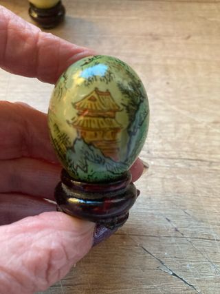 4 Uova Decorative in Pietra Dipinte