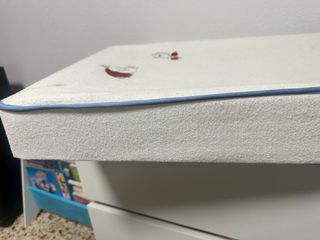 Cambiador de bebé blanco + funda