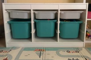 Organizador de juguetes blanco con cajones