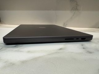 2025 Apple MacBook Pro 16 M4 Max 1TB 64GB Negro