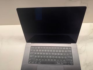 2025 Apple MacBook Pro 16 M4 Max 1TB 64GB Negro