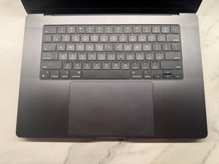 2025 Apple MacBook Pro 16 M4 Max 1TB 64GB Negro