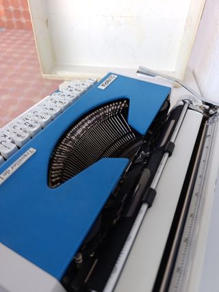 Máquina de escribir Olympia Traveller de Luxe