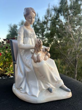 Figura Zaphir (Lladró) Porcelana Mujer y Perro