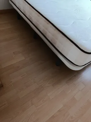 Base tapizada y colchón viscoelástica 135x190